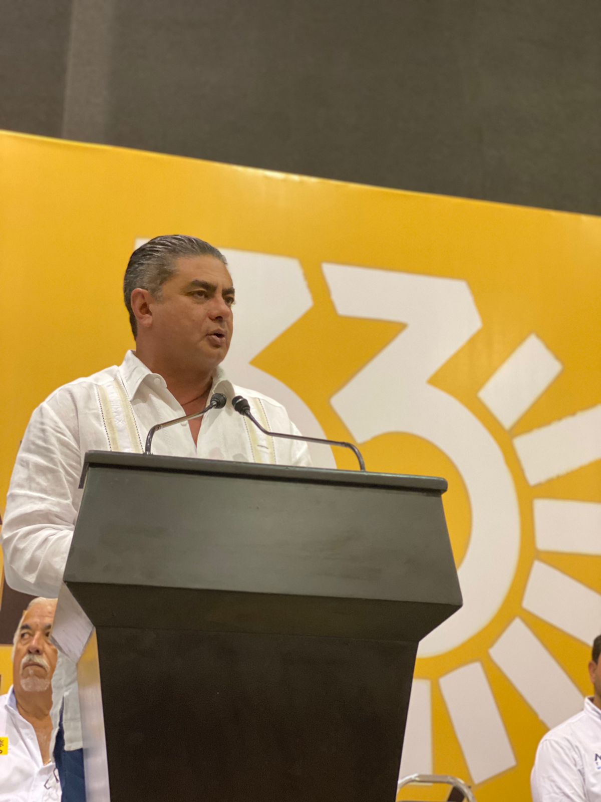En el PRD seguiremos dando batalla por la democracia de México: Luis Espinosa Cházaro