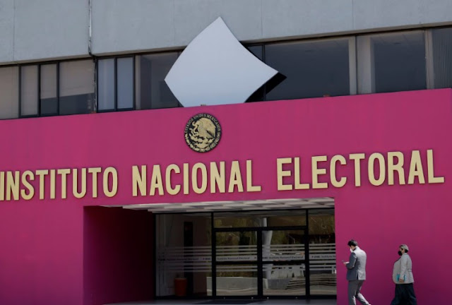 Logo del Instituto Nacional Electoral (INE) de México.