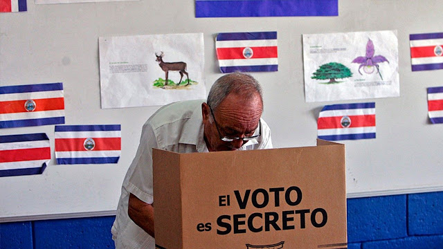 16 nuevas agrupaciones políticas pelearán en las elecciones municipales de Costa Rica Vista panorámica de la costa de Costa Rica.