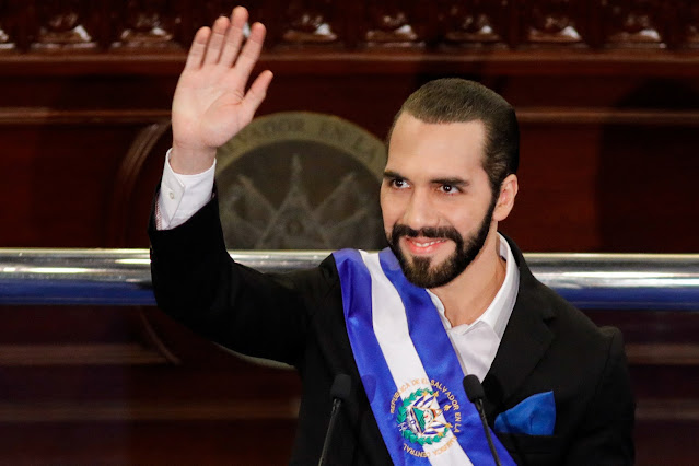Cadem: Nayib Bukele es el presidente con más aprobación de Latinoamérica Retrato de Nayib Bukele, presidente de El Salvador.