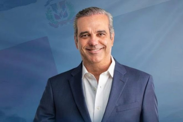 El mandatario de RD, Luis Abinader, es proclamado candidato a la presidencia Luis Abinader en un evento público.