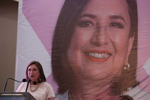 Xóchitl jóvenes en un evento político.