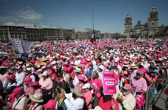 AMLO cuestiona la ‘marea rosa’: ¿Independencia o afiliación política? Captura de pantalla del 10 de mayo de 2024.