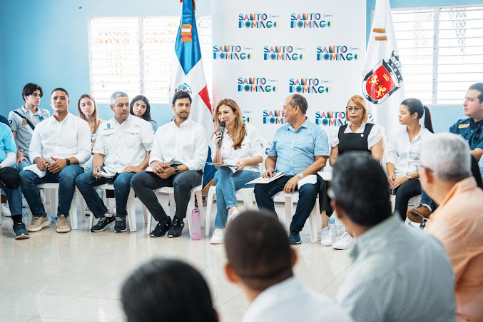 Carolina Mejía lidera iniciativa ‘La alcaldía llega a ti’ en Mata Hambre Carolina Mejía en evento Mata Hambre.