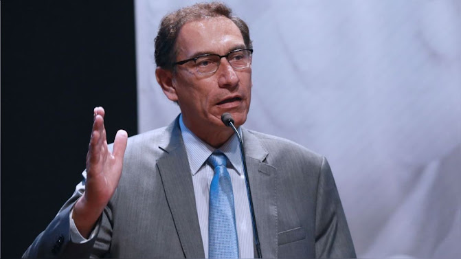 Martín Vizcarra anuncia su candidatura a las elecciones de Perú 2026 pese a inhabilitación Imagen de un evento de sufragio en México.