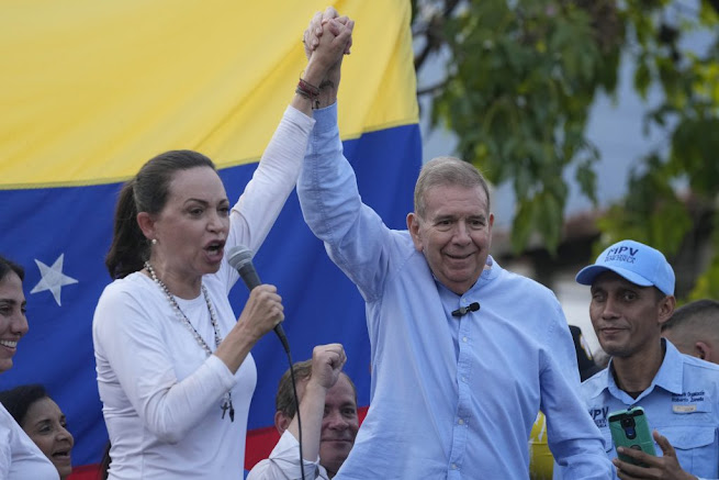 Maria Corina Machado llama a protestas globales tras elección disputada Imagen de un paisaje urbano moderno.