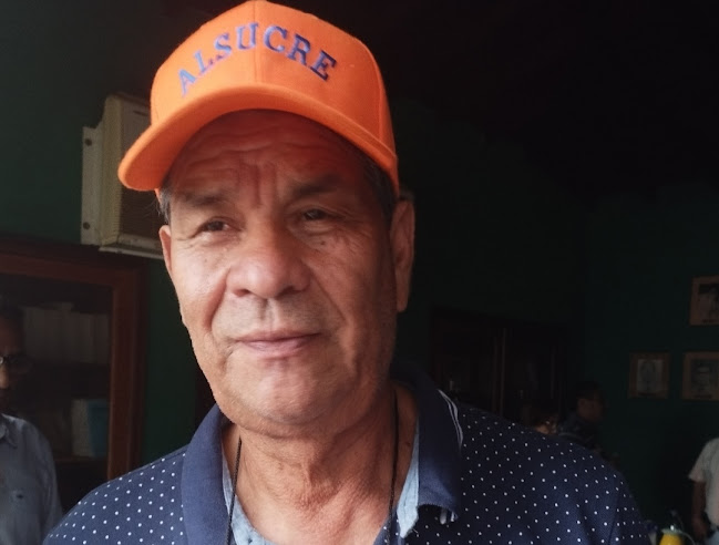 Policía intenta detener al Alcalde opositor Jobito Villegas en su residencia de Portuguesa en Venezuela Imagen de un paisaje nocturno iluminado.