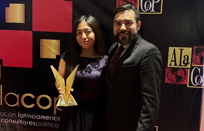 Yunuen Abigail Contreras: Ganadora del Premio Universitario ALACOP 2024 Captura de pantalla del sitio web Sufragio.