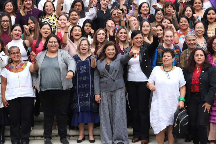 Clara Brugada enfatiza el papel fundamental de las mujeres en la transformación social Clara Brugada destaca la importancia de las mujeres.