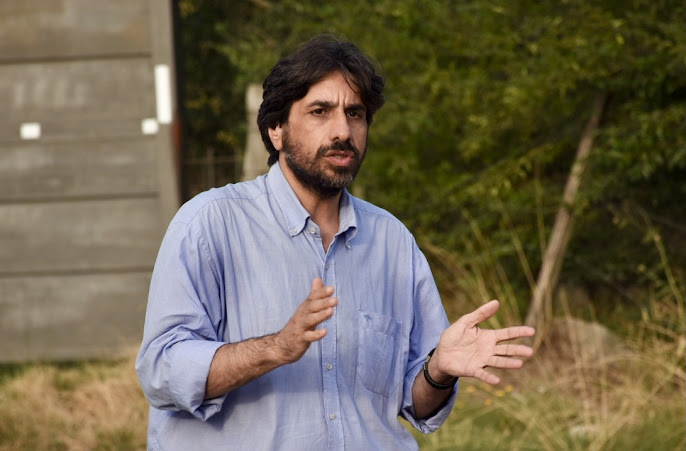 Uruguay: Intendente Marcelo Metediera critica a la oposición por su falta de transparencia en la selección de candidatos Intendente interino Marcelo Metediera entrega contenedores.
