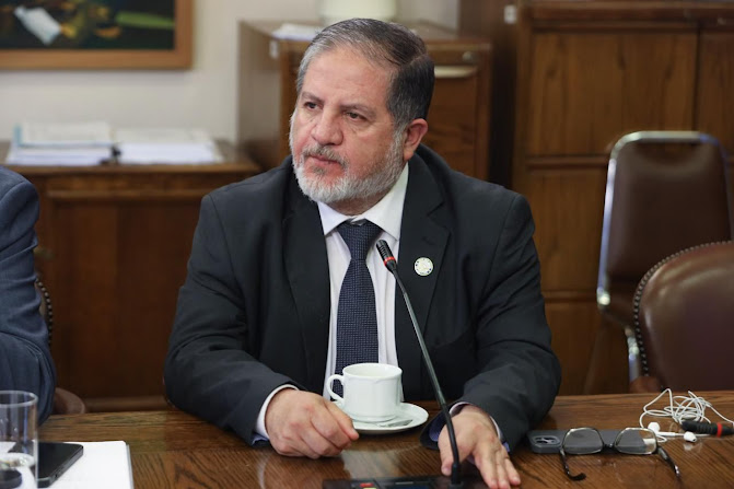 Diputado Roberto Arroyo propone el programa ‘Manos a la Obra’ para reinserción laboral de reclusos en Chile Imagen de WhatsApp del 18 de octubre de 2024.