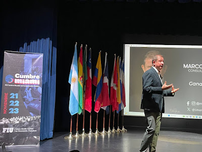 Marco Sifuentes cierra con éxito la Cumbre Mundial de Comunicación Política 2024 con su conferencia Ganar y punto Celebración del evento Sufragio.