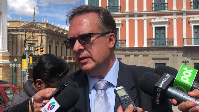 Imagen de documentos judiciales y procesos legales.