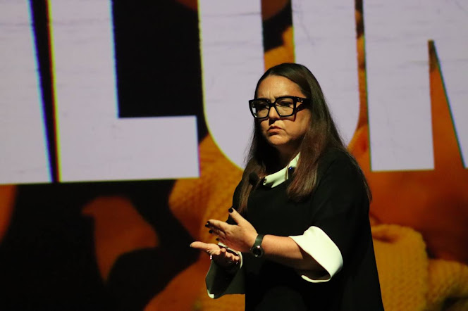 De los likes a los votos: Alejandra Sota enfrenta los retos de la política digital en la Cumbre Mundial Imagen de un paisaje natural sereno.