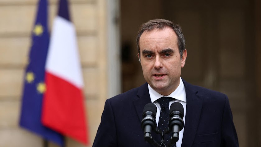 Dimite el primer ministro francés tras apenas un día en el cargo Política en Francia, manifestación ciudadana.
