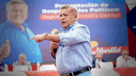 César Acuña vuelve a postular a la Presidencia de Perú y suma diez candidaturas desde 1998