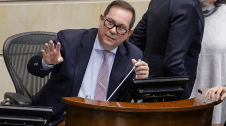 Senado colombiano convoca a ministros para debate sobre emergencia económica el 29 de diciembre