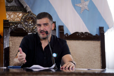 Aquiles Álvarez denuncia censura legislativa y anuncia marcha a Quito