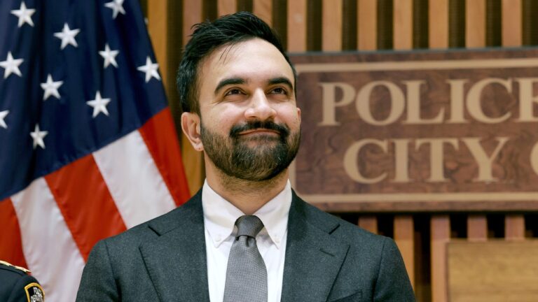 Alcalde de Nueva York exige liberar a empleado detenido por ICE Alcalde de Nueva York exige liberar a empleado detenido por ICE