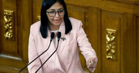 Venezuela pide a Trump levantar sanciones y bloqueo económico Venezuela pide a Trump levantar sanciones y bloqueo económico