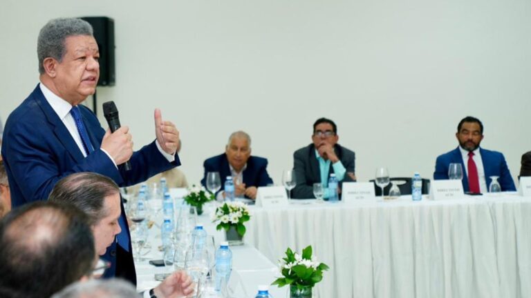 Leonel Fernández prevé apoyo del PLD en presidenciales de 2028 Leonel Fernández prevé apoyo del PLD en presidenciales de 2028