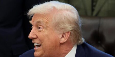 Trump evalúa retirar a EE UU del T-MEC y crece la incertidumbre Trump evalúa retirar a EE UU del T-MEC y crece la incertidumbre