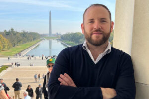 El que no enseña no vende