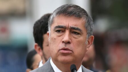 Mario Desbordes renuncia a Renovación Nacional tras 26 años