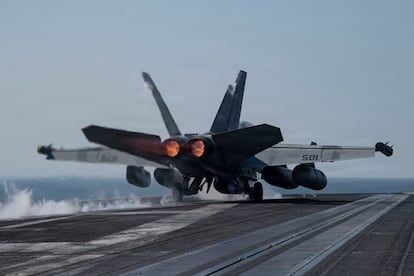 EE UU reitera compromiso de mantener abierto el estrecho de Ormuz