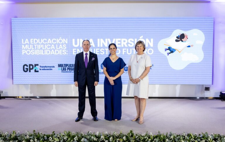 Gabriela de Bukele presenta nuevo currículo para primera infancia