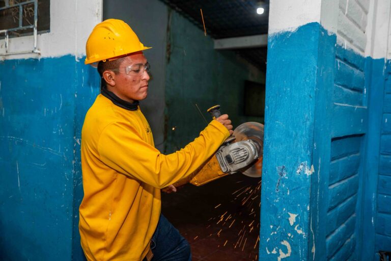 Gobierno moderniza Centro Escolar Las Ánimas en La Paz Centro Gobierno moderniza Centro Escolar Las Ánimas en La Paz Centro