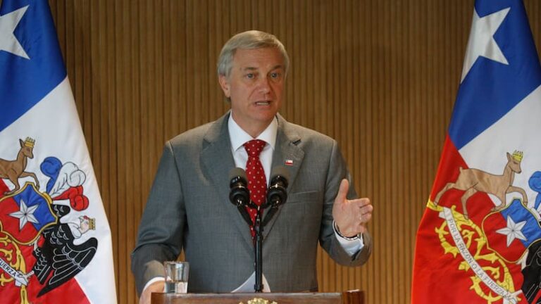 Boric anuncia Plan de Reconstrucción tras desastres en Chile