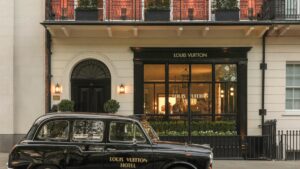 Louis Vuitton inaugura hotel efímero de lujo en Mayfair, Londres