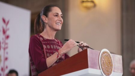 Sheinbaum firma acuerdo para fortalecer la industria siderúrgica