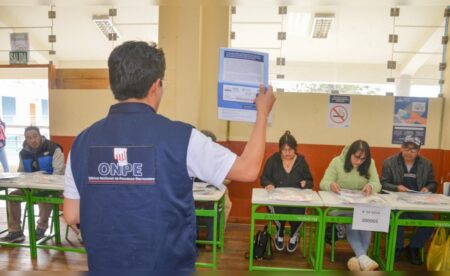 ONPE realiza segunda capacitación presencial para miembros de mesa