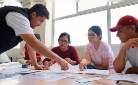 ONPE capacita al 52% de miembros de mesa para elecciones 2026