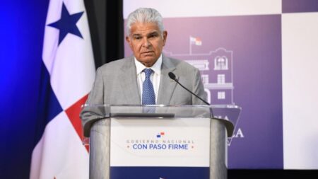 Mulino pide flexibilidad laboral tras cierre del Puente de las Américas Mulino pide flexibilidad laboral tras cierre del Puente de las Américas