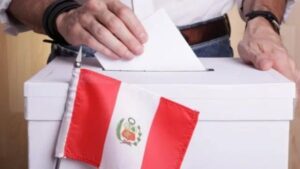 Perú elige presidente y Congreso bicameral entre 35 candidatos Perú elige presidente y Congreso bicameral entre 35 candidatos
