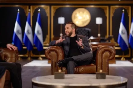 Bukele lanza segunda etapa de Doctor SV para pacientes crónicos