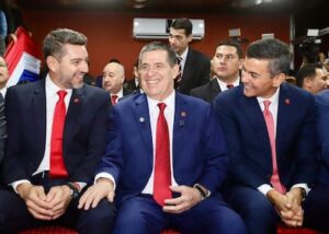 Peña y Alliana piden reelección de Cartes en la ANR Peña y Alliana piden reelección de Cartes en la ANR