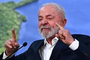 Lula acusa a Flávio Bolsonaro de pedir injerencia de EE UU