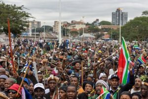 Miles protestan en Sudáfrica contra inmigrantes tras ultimátum racist
