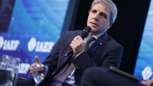 Caputo presentará reforma a la Ley de Inocencia Fiscal en Argentina