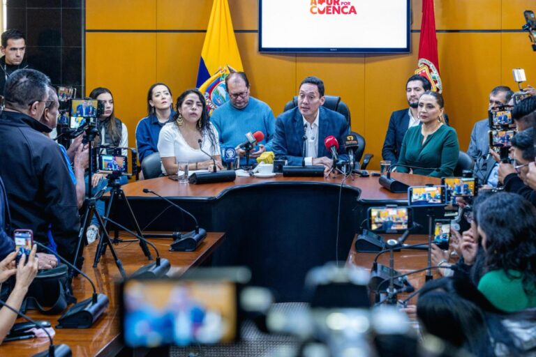 Marisol Peñaloza asume alcaldía de Cuenca tras suspensión de Zamora Marisol Peñaloza asume alcaldía de Cuenca tras suspensión de Zamora