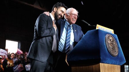 Mamdani y Sanders respaldan candidatos progresistas en NY