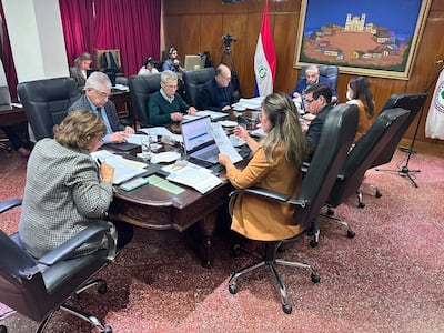 IPS evalúa cesión de G. 500.000 millones para cubrir deuda millonaria IPS evalúa cesión de G. 500.000 millones para cubrir deuda millonaria