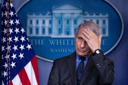 Fauci se acoge a la Quinta Enmienda en audiencia sobre COVID-19