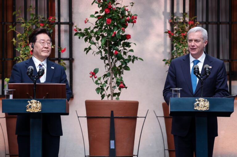 Chile y Corea del Sur evaluarán modernizar su TLC bilateral Chile y Corea del Sur evaluarán modernizar su TLC bilateral