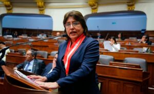 Poder Judicial admite amparo de Delia Espinoza contra Congreso Poder Judicial admite amparo de Delia Espinoza contra Congreso