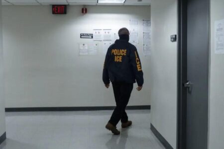 Agente de ICE mata a migrante mexicano en operativo en Houston Agente de ICE mata a migrante mexicano en operativo en Houston